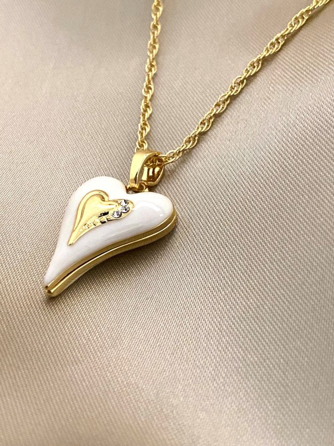 10715 Langt hvitt emalje hjerte